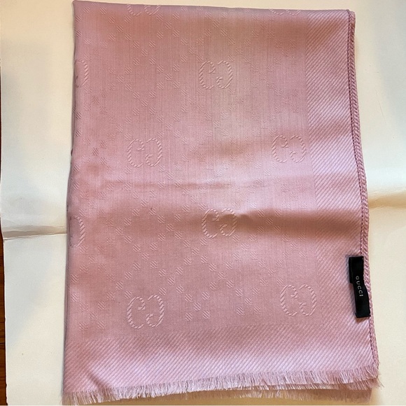 GUCCI WOOL/SILK SCAFT❤️ - Picture 4 of 7